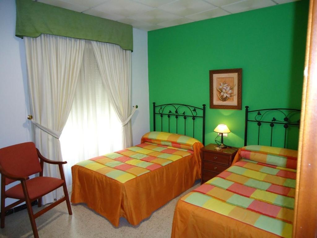 Hostal Los Claveles Baena Værelse billede